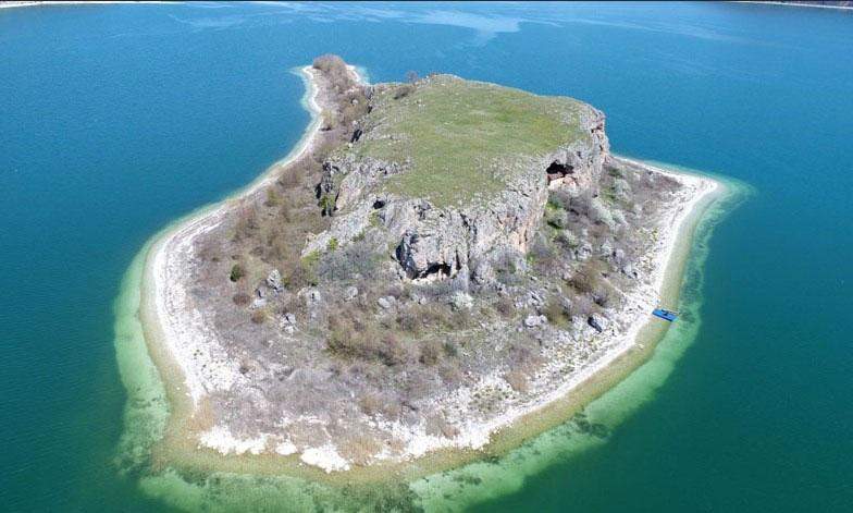 Île de Maligrad dans le Parc National de Prespa en Albanie